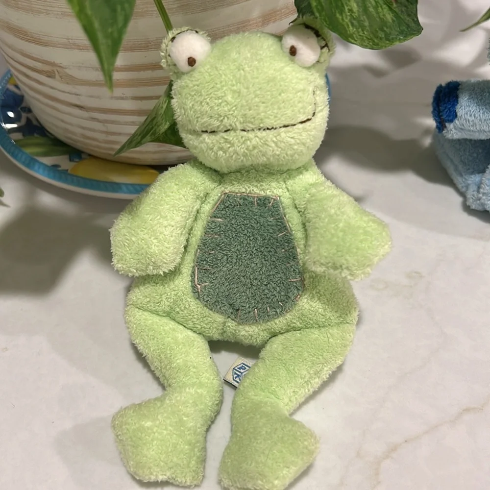 Pottery Barn‎ Kids 2 plush Stuffed Animals 7in Frog and Elephant like new